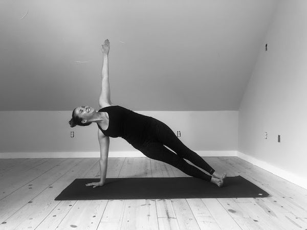 Vasisthasana: An Ayurvedic Guide to Side Plank