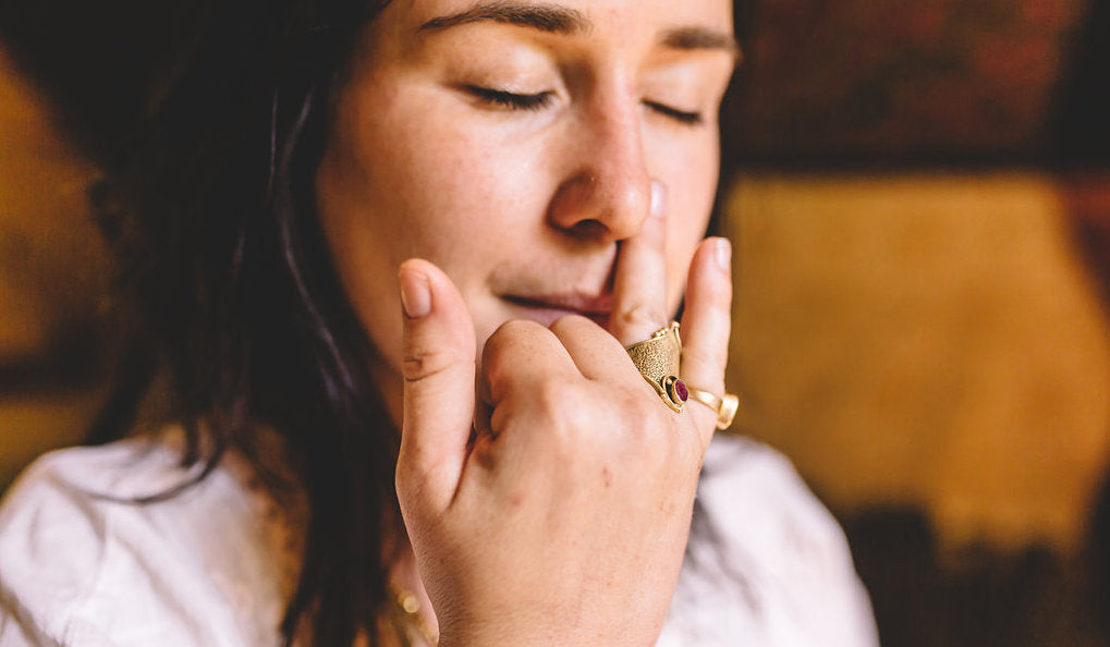 alternate nostril breathing