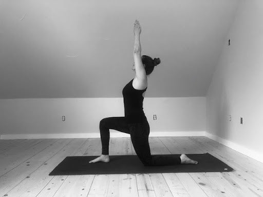 Anjaneyasana: An Ayurvedic Guide to Crescent Lunge